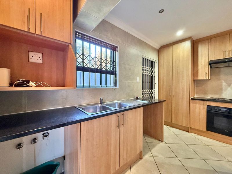 LOCK-UP AND GO SECURITY ESTATE 3 BEDROOM HOME IN RIETVALLEIRAND - Photo 3