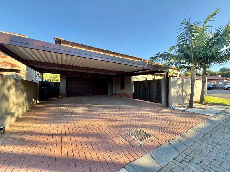 LOCK-UP AND GO SECURITY ESTATE 3 BEDROOM HOME IN RIETVALLEIRAND - Photo 2