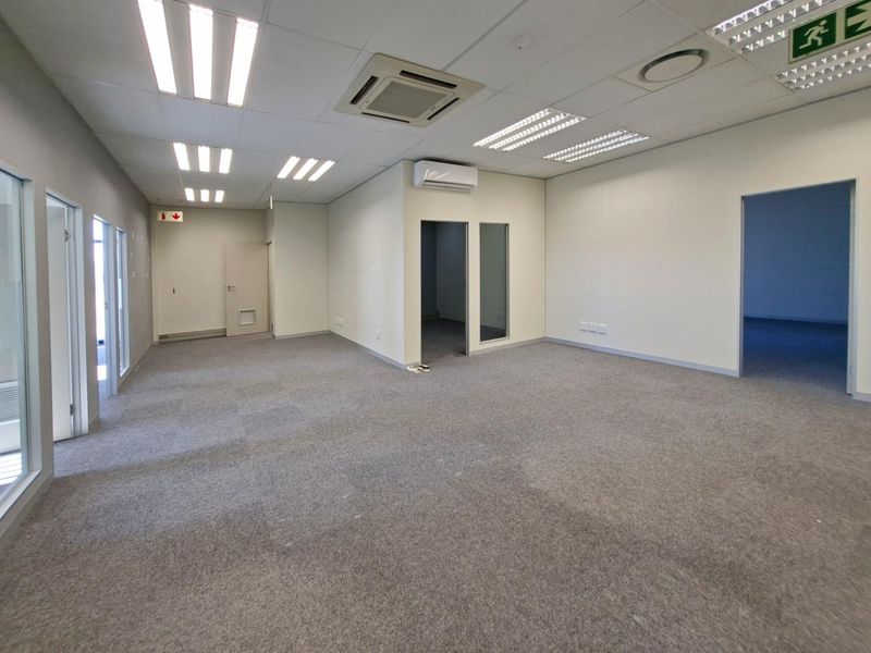 209m2 Office Space to Let at Sable Square - Photo 9