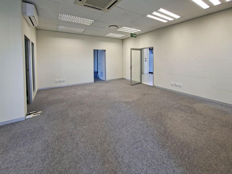 209m2 Office Space to Let at Sable Square - Photo 10