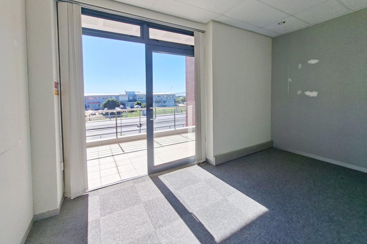 209m2 Office Space to Let at Sable Square - Photo 5
