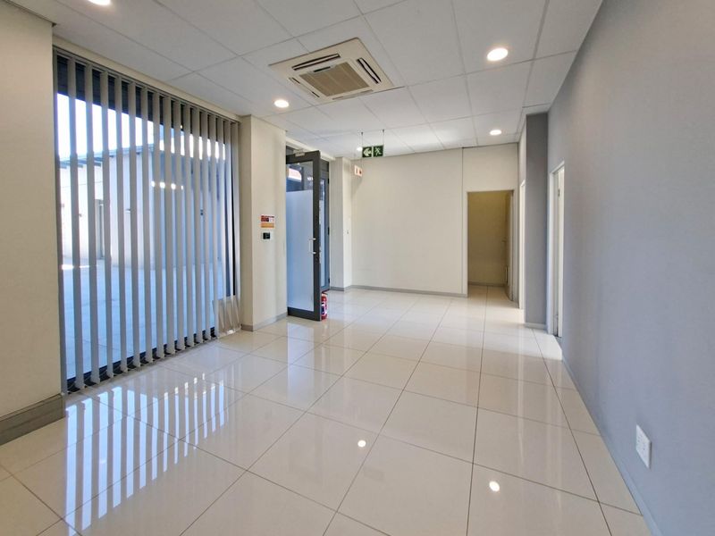 209m2 Office Space to Let at Sable Square - Photo 2
