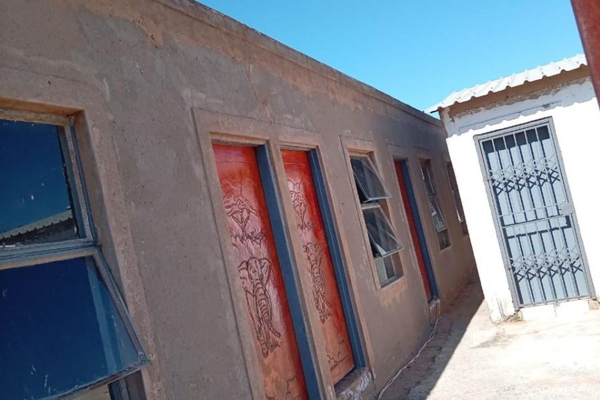 RDP House with 7 Outside Rooms For Sale in Mamelodi East, Mamelodi, Pretoria - Photo 4