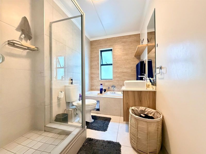 Apartment For Sale in Greenstone Hill, Edenvale - Photo 9