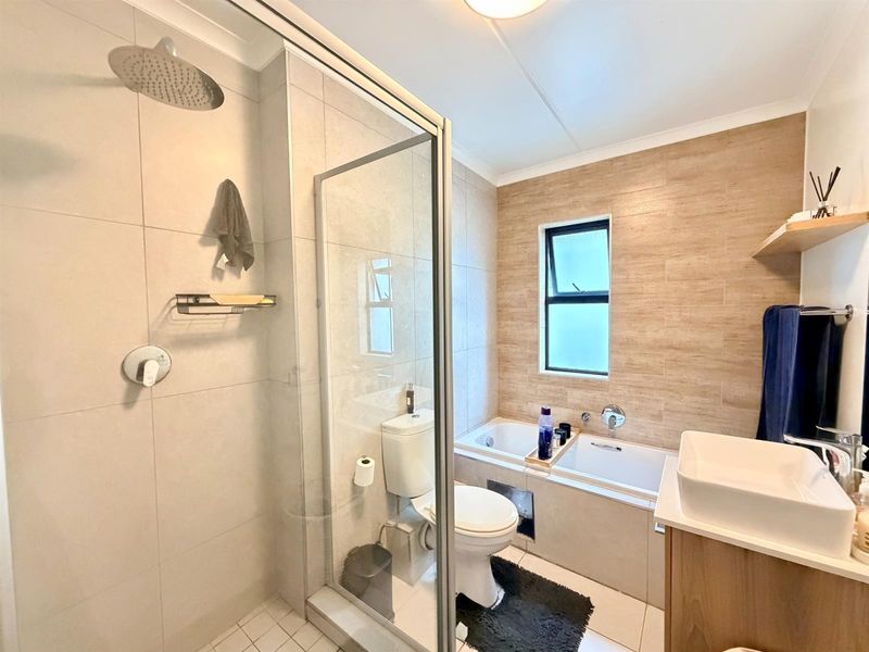 Apartment For Sale in Greenstone Hill, Edenvale - Photo 8