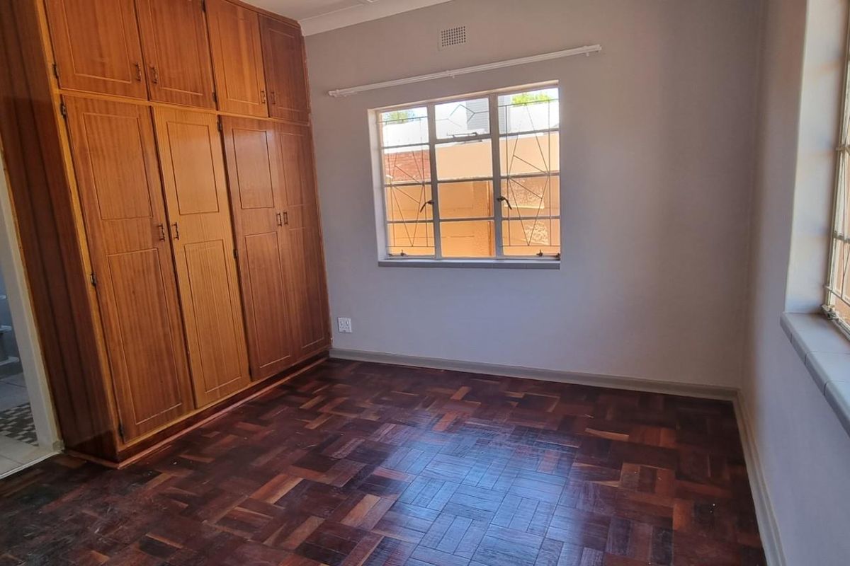 3 Bedroom 3 Bathroom House To Rent in Klisserville, Kimberley - Photo 4