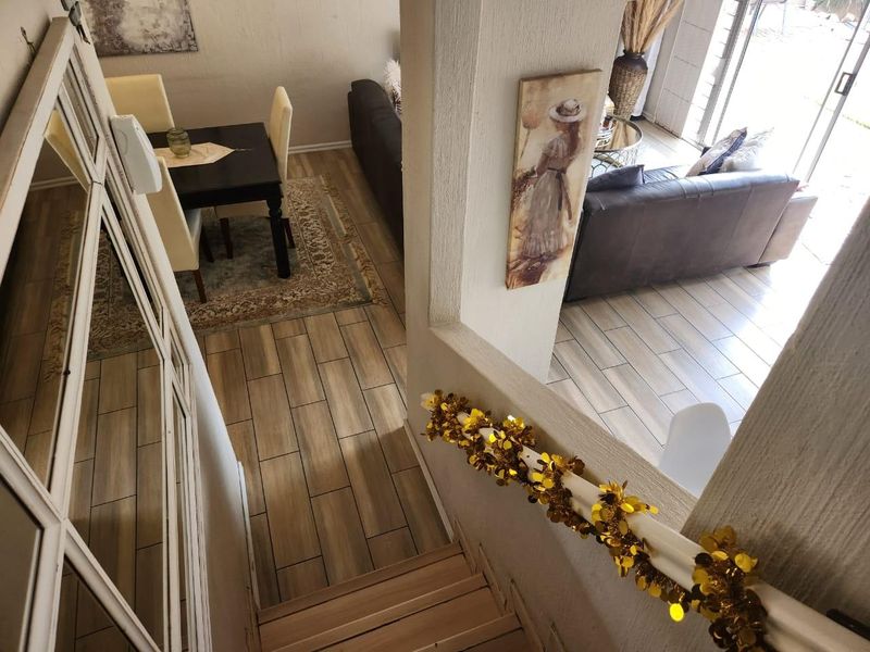 Duplex For Sale in Lyndhurst, Johannesburg - Photo 10