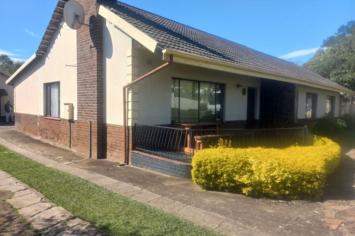 Family Home For Sale in Pelham Pietermaritzburg KwaZulu Natal - Photo 2
