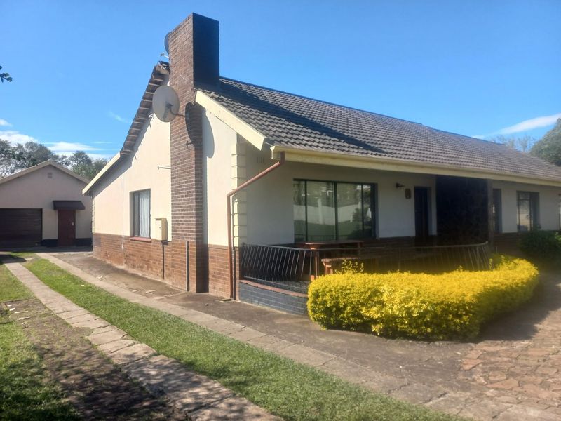 Family Home For Sale in Pelham Pietermaritzburg KwaZulu Natal - Photo 5