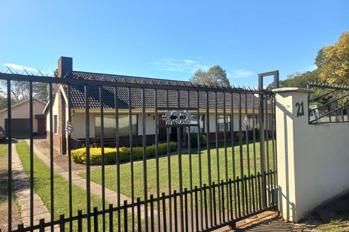 Family Home For Sale in Pelham Pietermaritzburg KwaZulu Natal - Photo 4