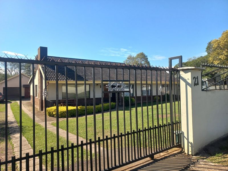 Family Home For Sale in Pelham Pietermaritzburg KwaZulu Natal - Photo 4