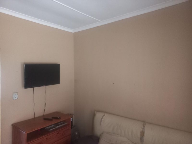 Family Home For Sale in Pelham Pietermaritzburg KwaZulu Natal - Photo 7