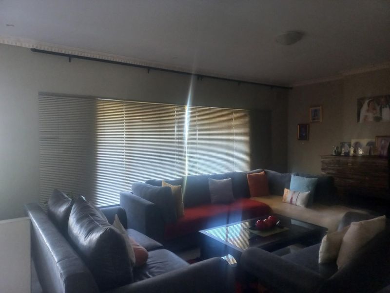 Family Home For Sale in Pelham Pietermaritzburg KwaZulu Natal - Photo 9