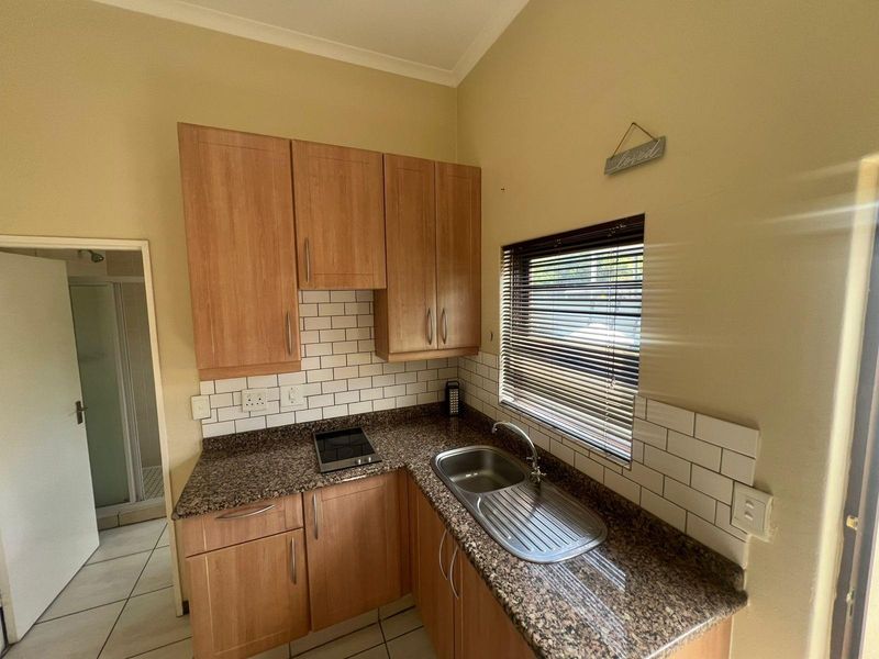 1 Bed Studio Apartment To Rent in Bryanston, Sandton - Photo 3