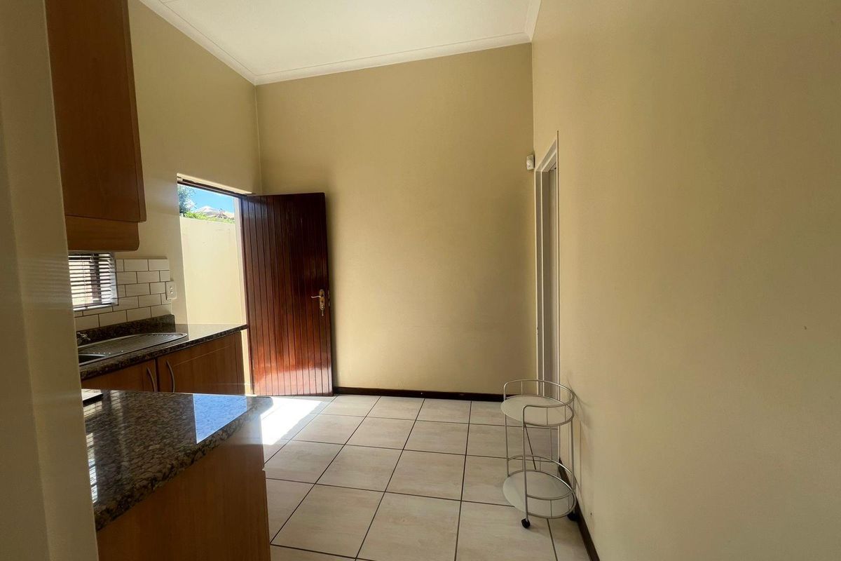 1 Bed Studio Apartment To Rent in Bryanston, Sandton - Photo 4