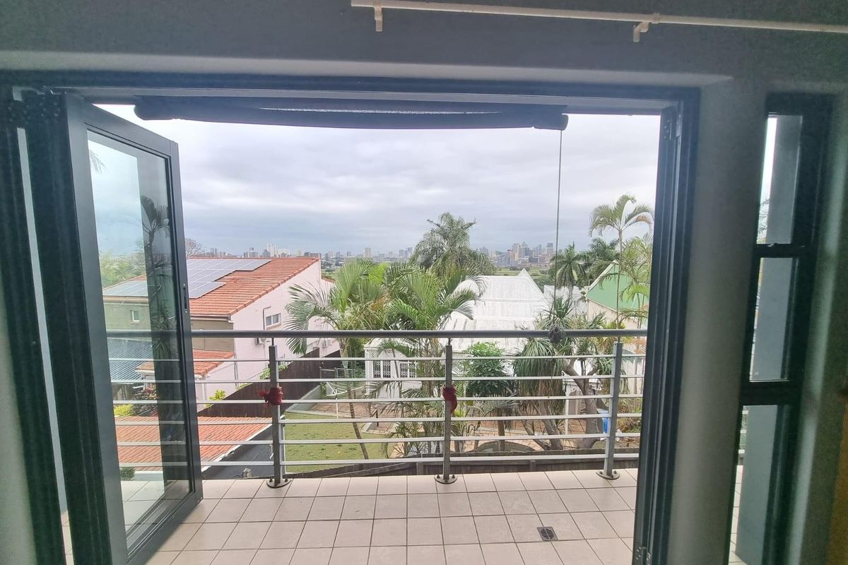 Duplex To Rent in Essenwood Durban KwaZulu Natal - Photo 2