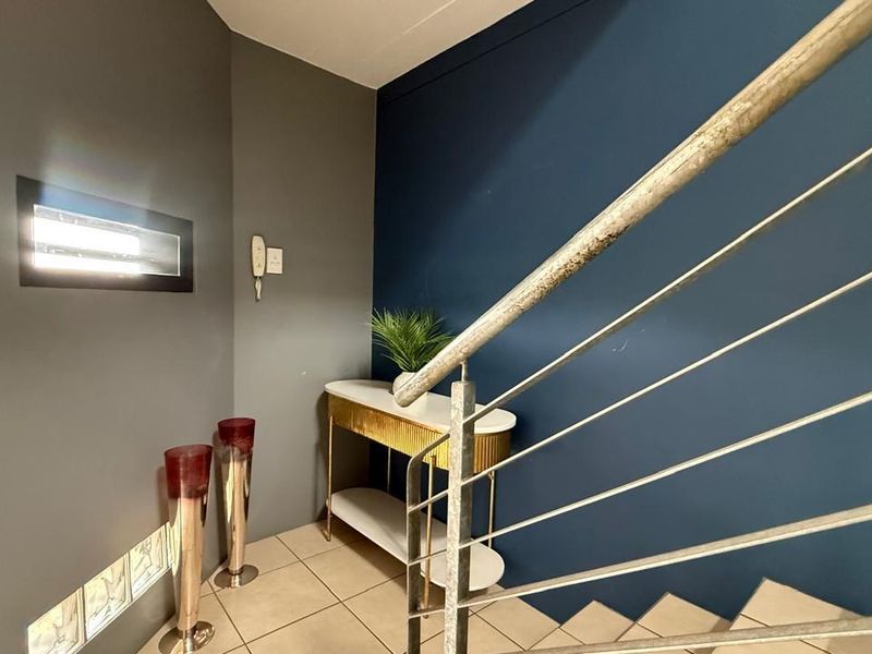 Duplex To Rent in Essenwood Durban KwaZulu Natal - Photo 4