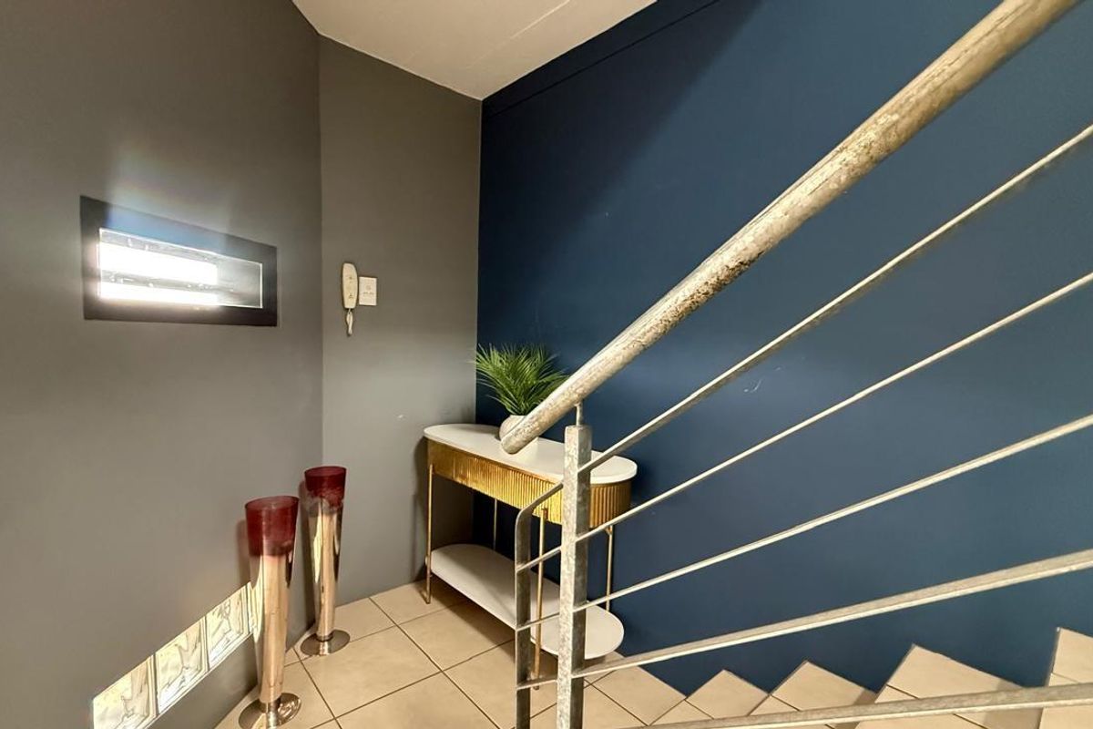 Duplex To Rent in Essenwood Durban KwaZulu Natal - Photo 4