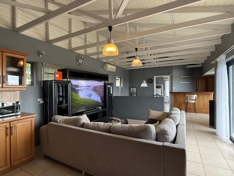 Duplex To Rent in Essenwood Durban KwaZulu Natal - Photo 5