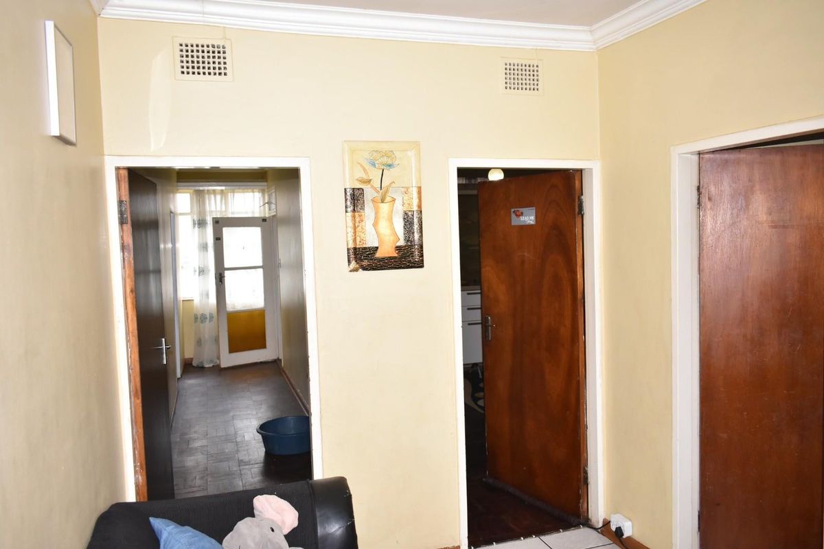 Apartment For Sale in Sunnyside, Pretoria - Photo 5
