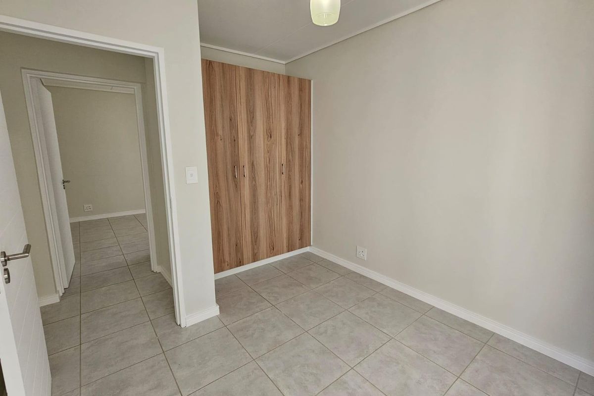3 bed 2 bath Apartment To Rent at Greenpark, Boksburg - Photo 4