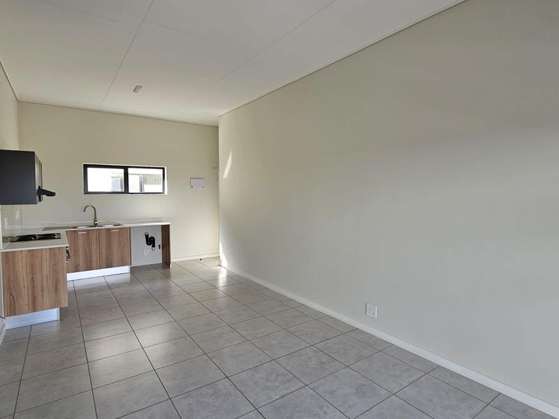 3 bed 2 bath Apartment To Rent at Greenpark, Boksburg - Photo 9