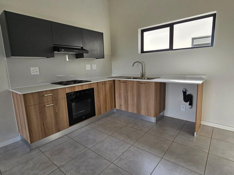 3 bed 2 bath Apartment To Rent at Greenpark, Boksburg - Photo 5