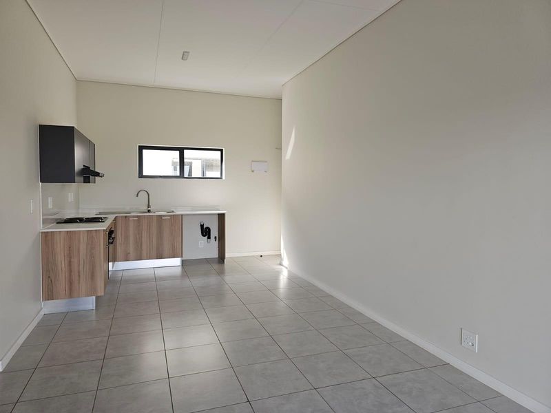 3 bed 2 bath Apartment To Rent at Greenpark, Boksburg - Photo 8
