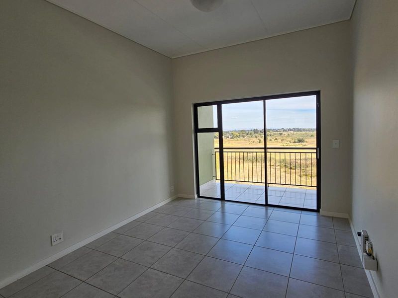 3 bed 2 bath Apartment To Rent at Greenpark, Boksburg - Photo 2