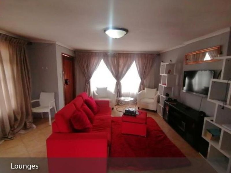 3 Bedroom House For Sale in Mahube Valley Pretoria Gauteng - Photo 2
