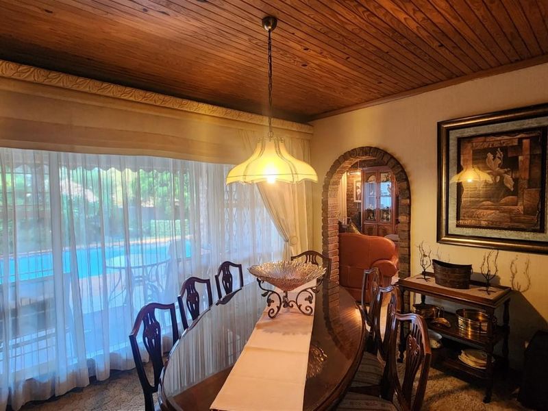 3 bedroom 2 bathroom house in Gated community - Springs - Photo 4