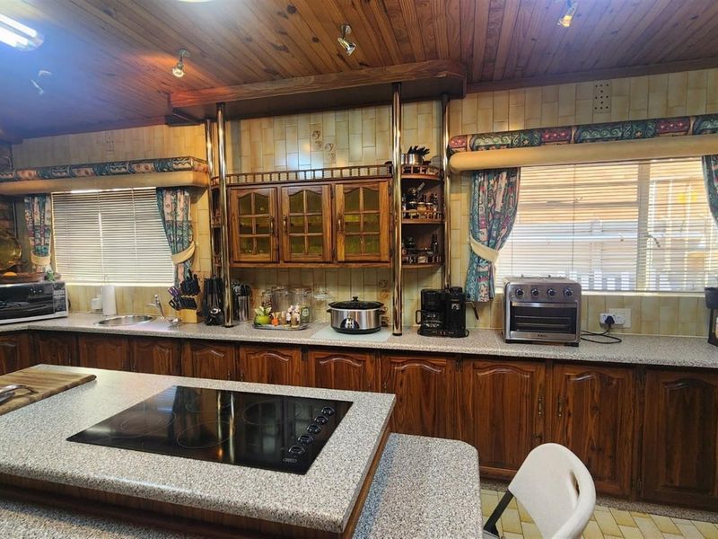 3 bedroom 2 bathroom house in Gated community - Springs - Photo 2
