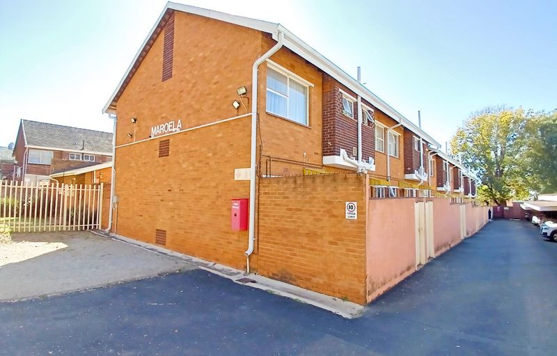 Townhouse For Sale in Birchleigh, Kempton Park