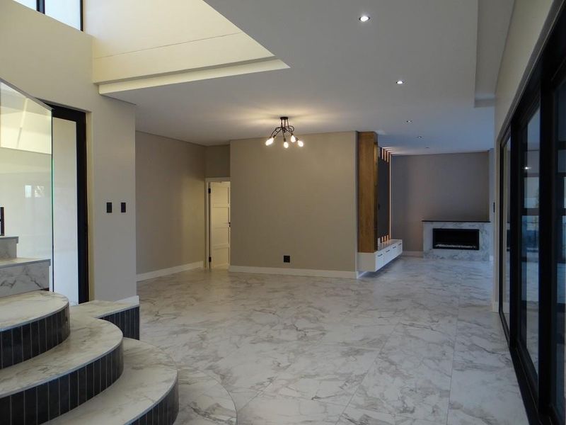 5 Bedroom House For Sale in Midstream Heights, Midstream Estate, Centurion - Photo 6