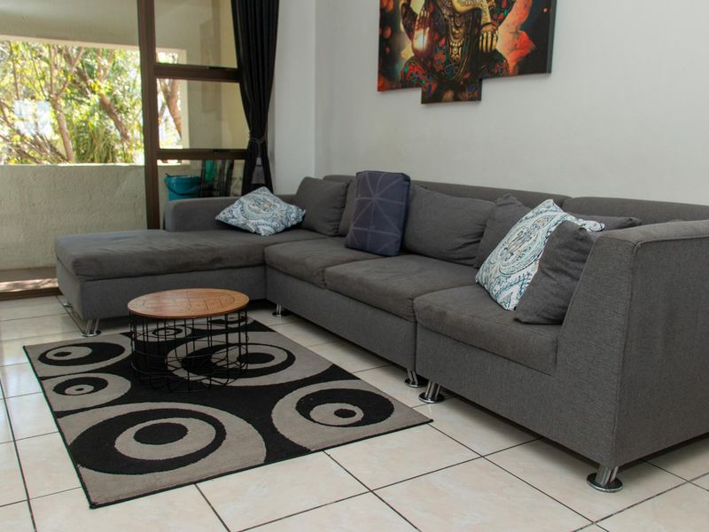 Stylish Gem in Vorna Valley, Minutes from Mall of Africa - Photo 7