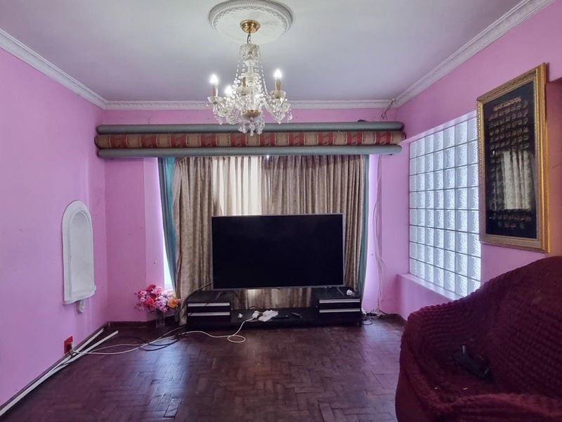 Large Standalone Institutional / Office Property with Multiple Rooms with Parking - Photo 3