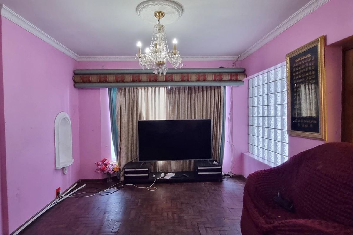 Large Standalone Institutional / Office Property with Multiple Rooms with Parking - Photo 3