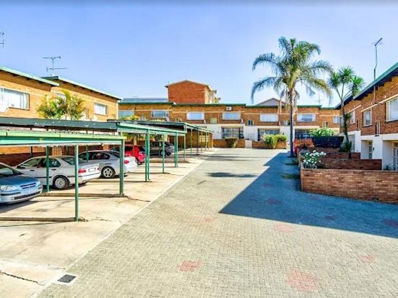 Townhouse For Sale in Birchleigh, Kempton Park - Photo 3