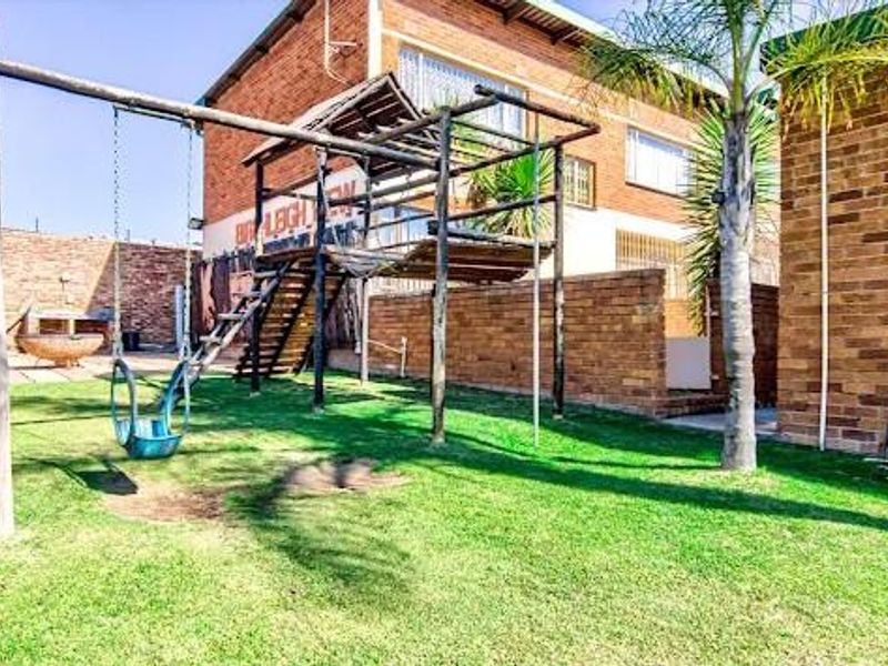 Townhouse For Sale in Birchleigh, Kempton Park - Photo 5