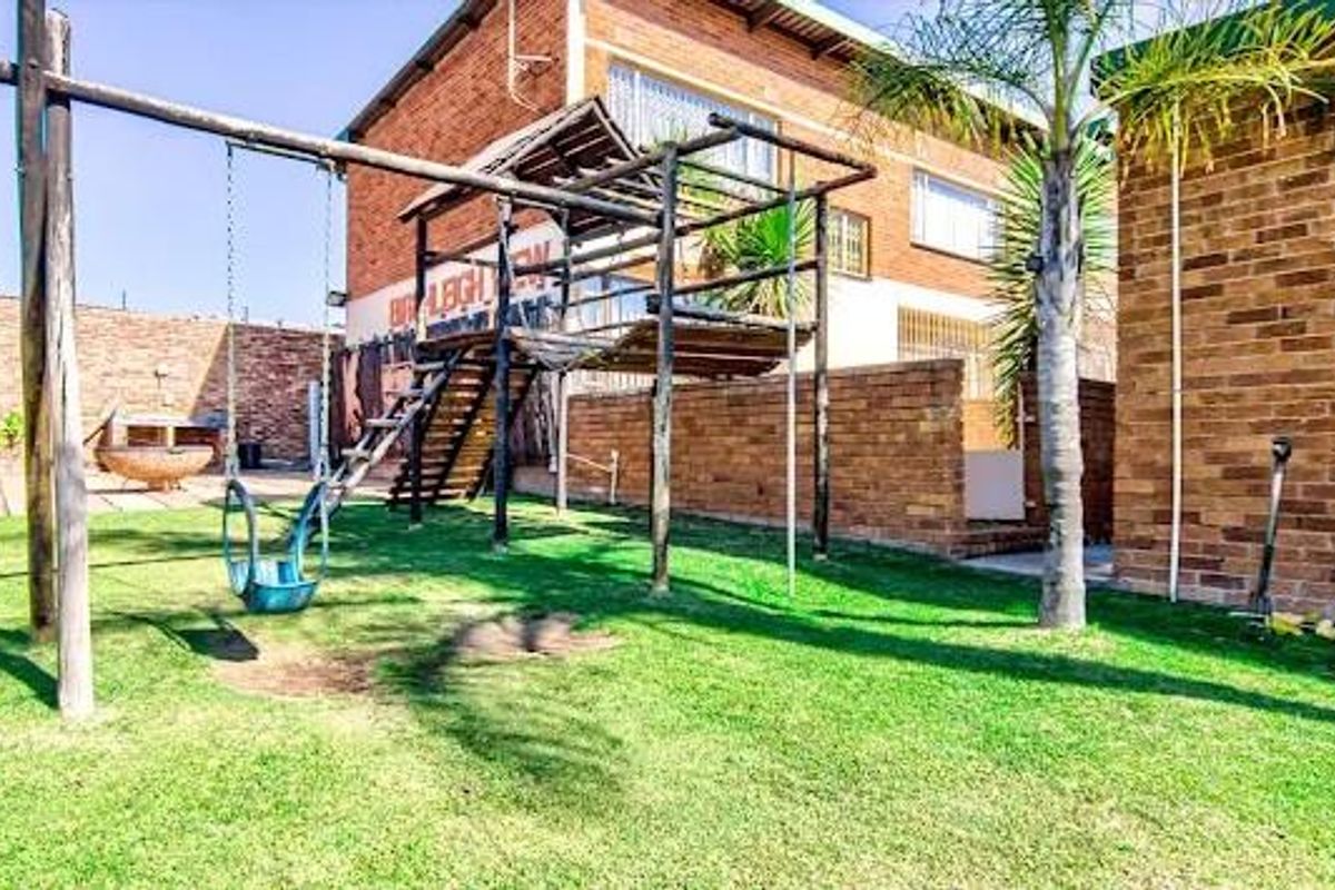 Townhouse For Sale in Birchleigh, Kempton Park - Photo 5