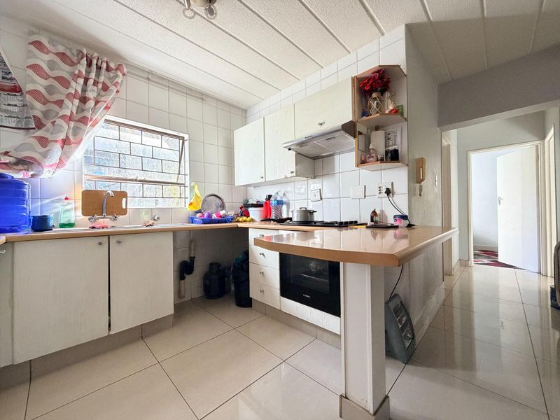 Apartment For Sale in Morningside, Sandton - Photo 3