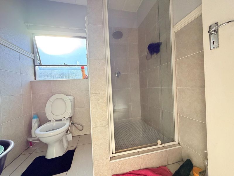 Apartment For Sale in Morningside, Sandton - Photo 7