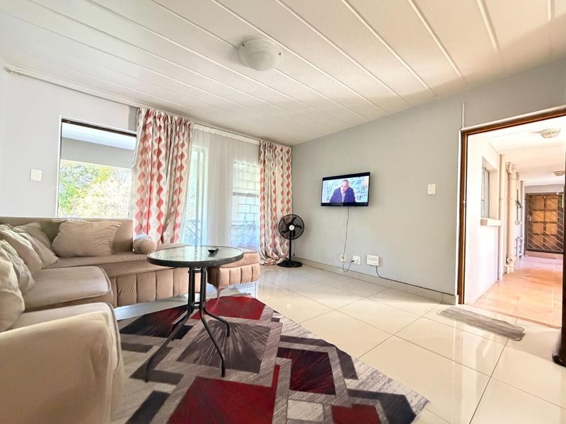 Apartment For Sale in Morningside, Sandton - Photo 4