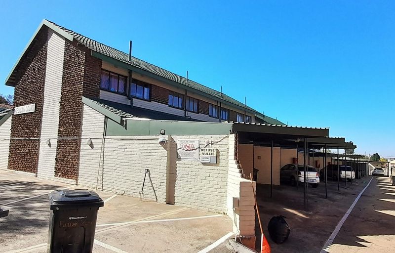 Townhouse For Sale in Birchleigh, Kempton Park