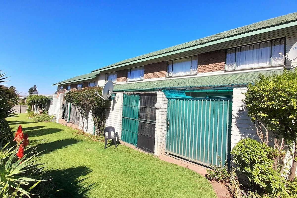 Townhouse For Sale in Birchleigh, Kempton Park - Photo 4
