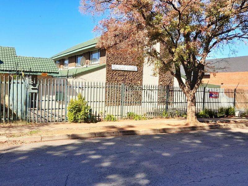 Townhouse For Sale in Birchleigh, Kempton Park - Photo 2