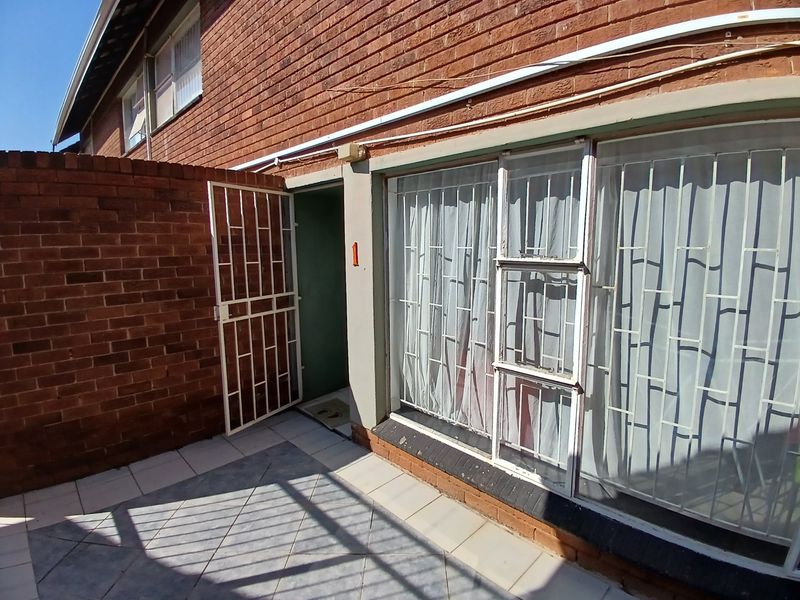 Townhouse For Sale in Birchleigh, Kempton Park - Photo 10