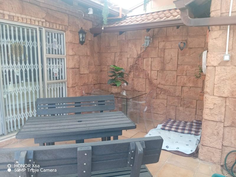 3 bedroom duet in Ninapark for sale - Photo 4