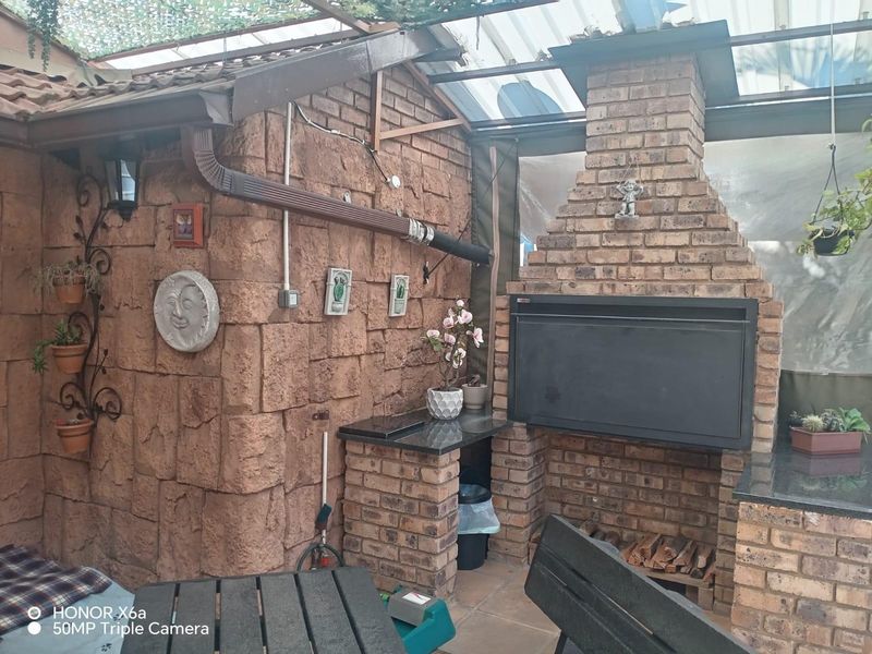 3 bedroom duet in Ninapark for sale - Photo 3