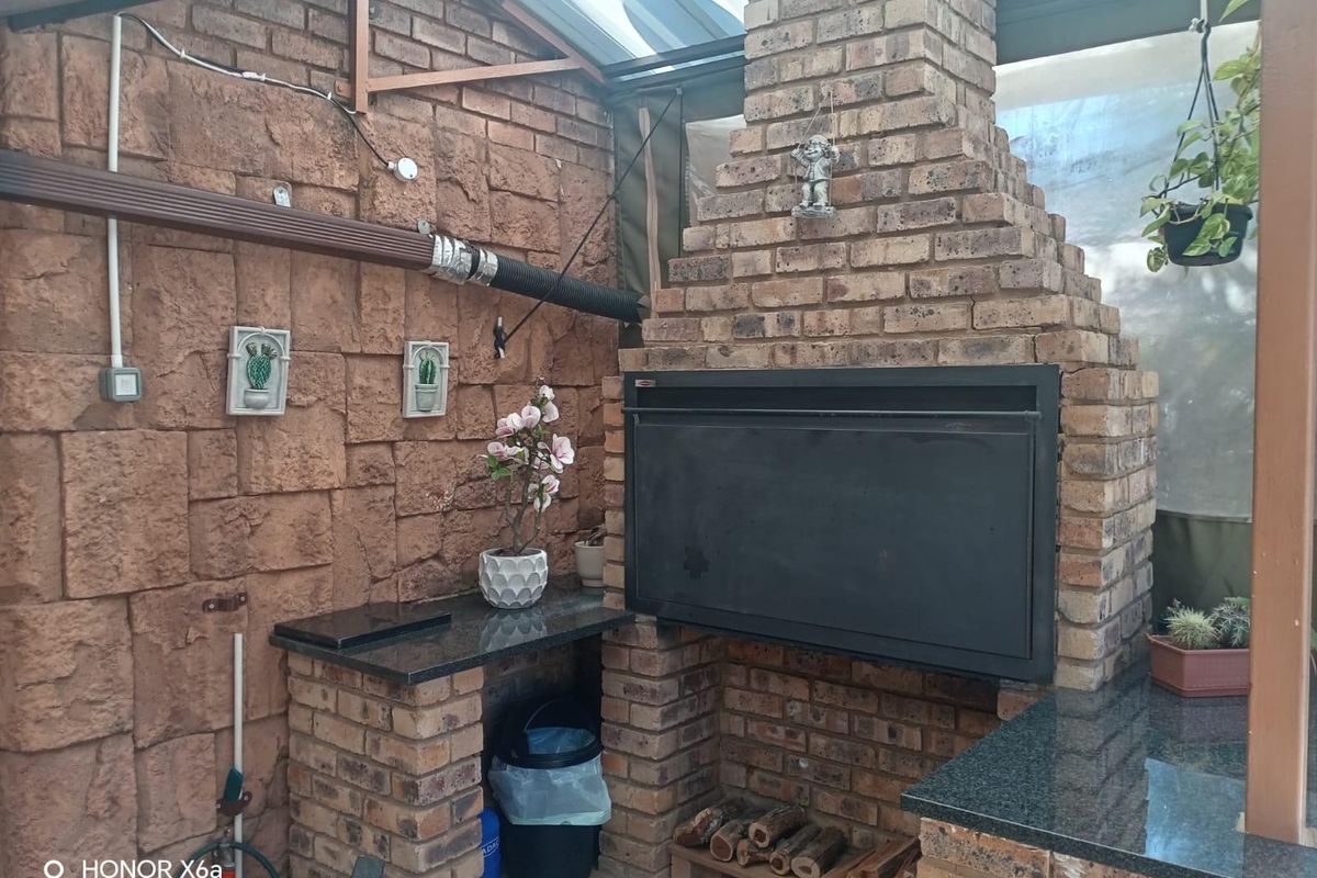 3 bedroom duet in Ninapark for sale - Photo 2
